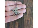 Collier licorne rose et acier inoxydable
