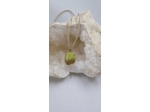 Pendentif opale kiwi cordon en cuir olpa1837