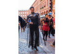 Corset de cou en cuir noir et fils noirs