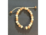 Perles en bois trois couleurs + une sculpté ajustable