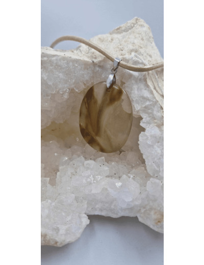 Pendentif quartz fantôme + cordon en cuir olpa944