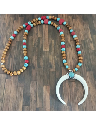 Collier long demi-lune turquoise, rouge et bois