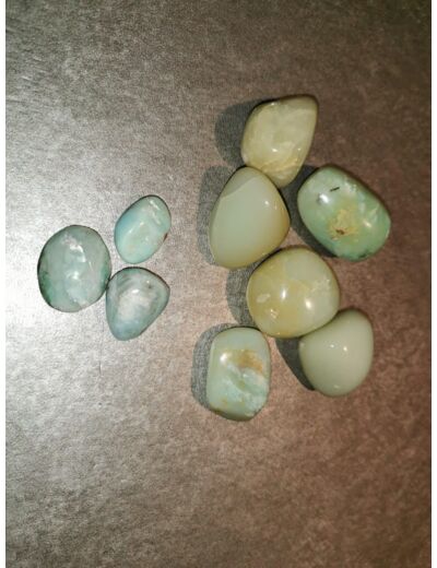 Opale bleue taille S pierres roulées