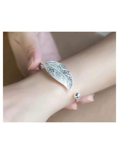 Bracelet en argent ajustable en forme de feuille ouverte