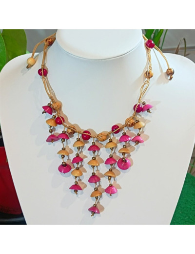 Collier Casandra rose-beige en ivoire végétal