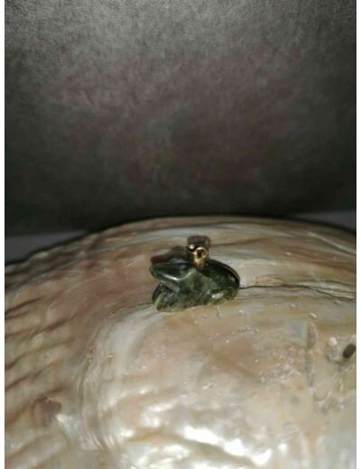 Pendentif grenouille Jade artisanal