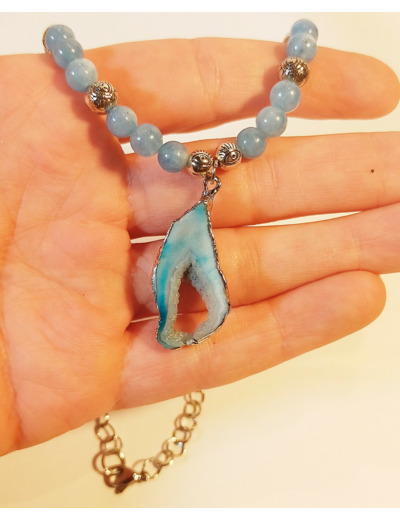 Collier angelite bleu