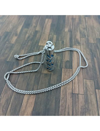 Collier aromathérapie avec pendentif diffuseur pétales