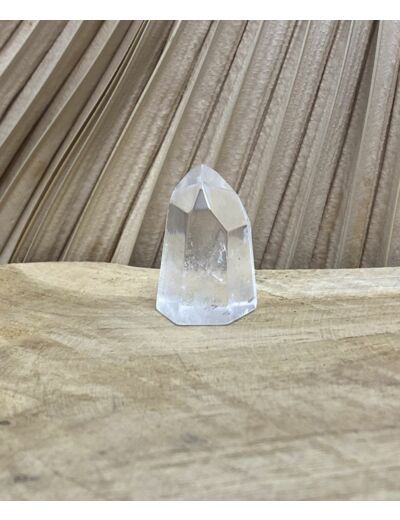 Pointe socle cristal de roche