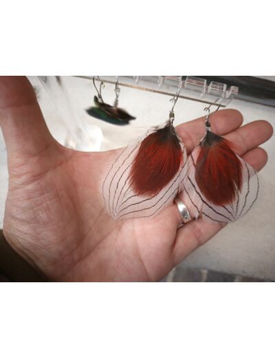 boucles d'oreilles en plumes