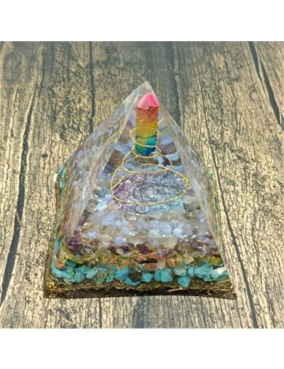 Pyramide orgonite n°12        6.5x6.5cm