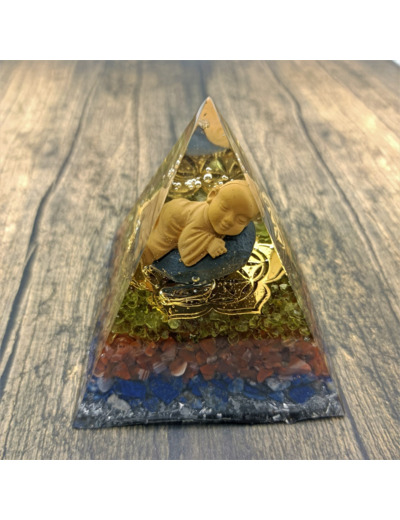 Pyramide orgonite n°15   6.5x6.5cm