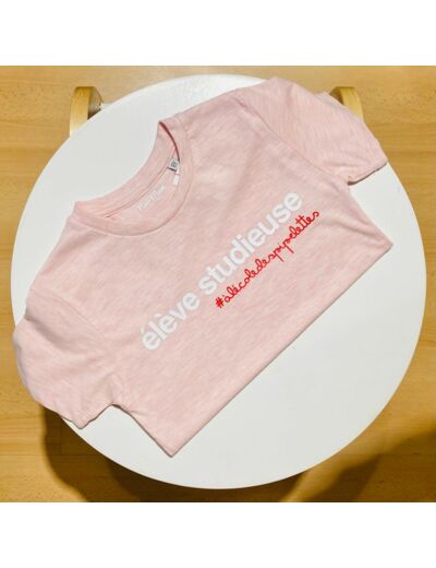 T-shirt enfant rose chiné « Élève studieuse #àlécoledespipelettes »