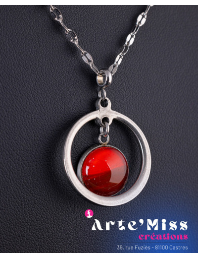 collier pendentif rond et cabochon pampille