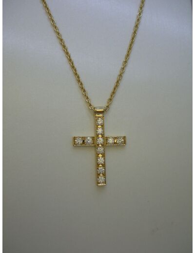 Collier croix en diamant