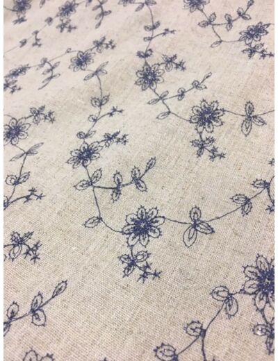 Tissu  lin/viscose nature fleurs bleues brodées