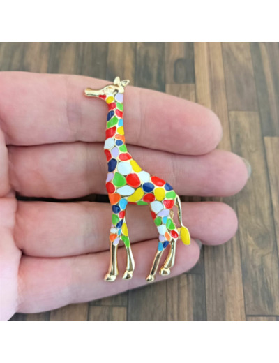 Broche girafe émaillé