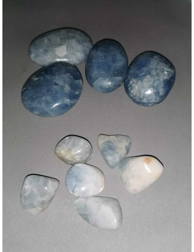 Calcite bleue pierres roulées