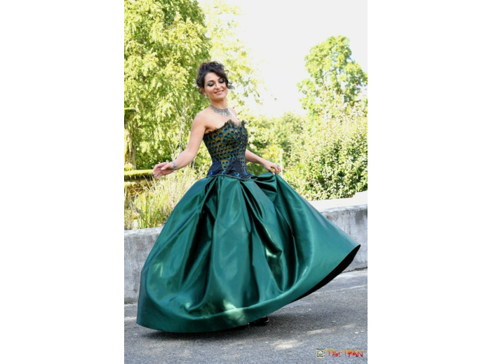 Corset en plume de paon