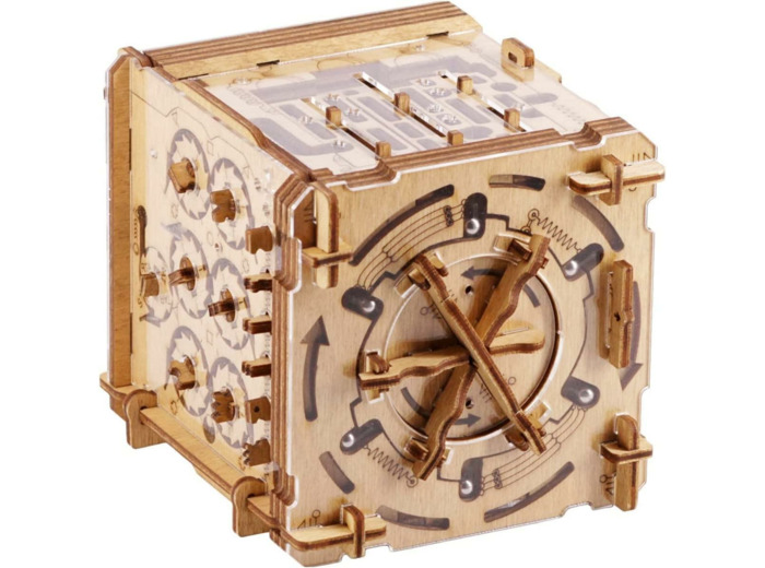 CLUEBOX - CAMBRIDGE LABYRINTH