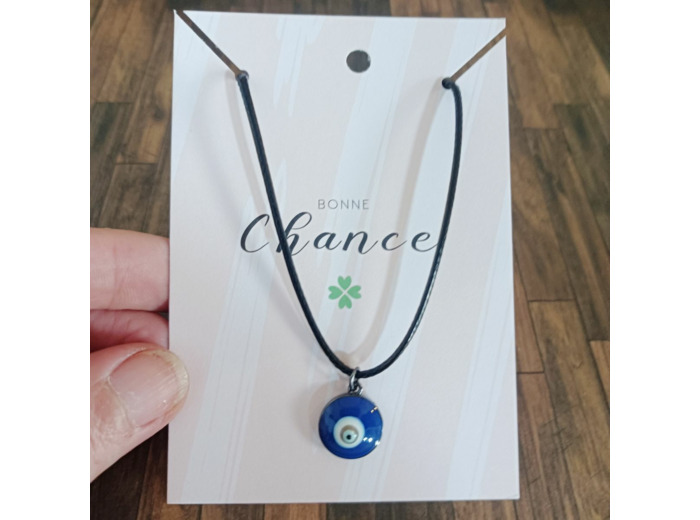 Pendentif œil porte bonheur sur cordon noir