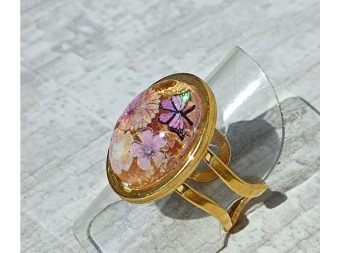 Bague résine ovale doré fleurs ton rose #23