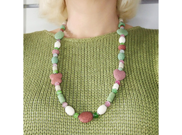 Collier en pierre de lave coloré et œil de chat