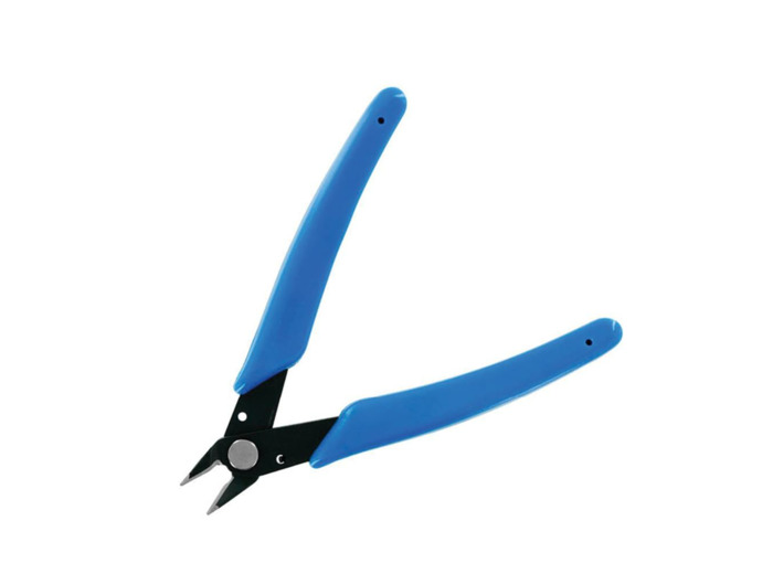 T08001- Pince coupante pour photogravure et plastique