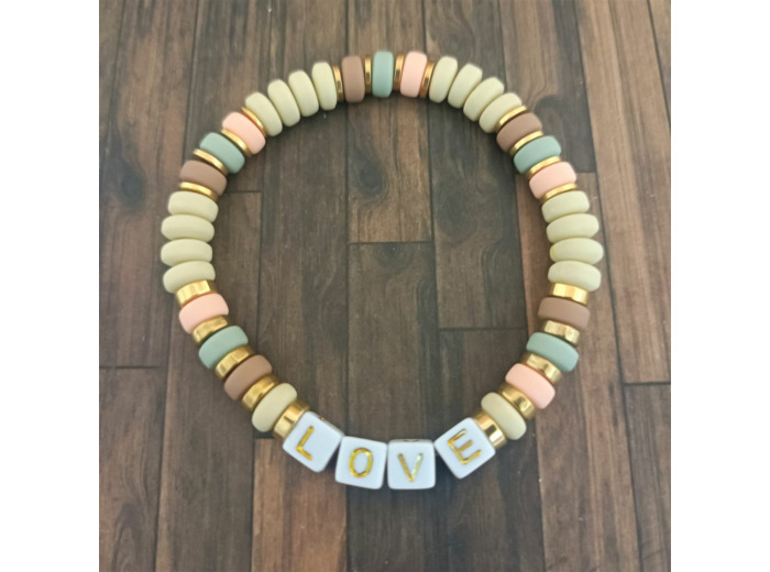 Bracelet "Love" en perles polymère