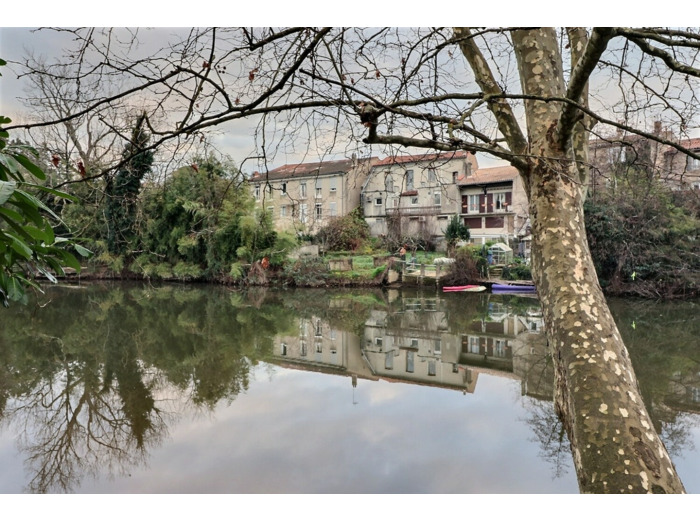 Local professionnel en centre-ville CASTRES