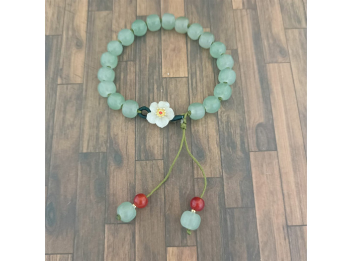 Bracelet jade vert et cornaline avec fleur