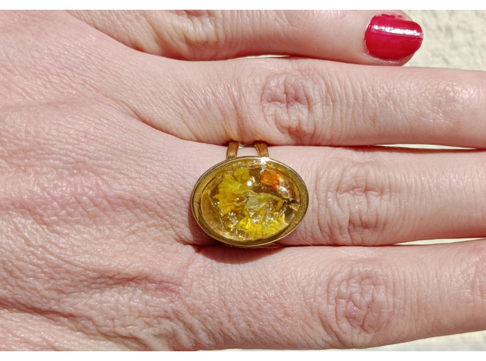 Bague résine ovale doré fleur jaune/orange #18