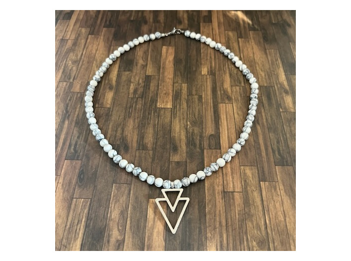 Collier homme en perles naturelles et acier inox triangles