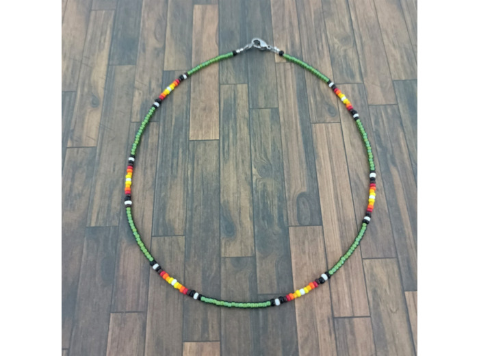 Collier enfant 2 - 4 ans en perles de rocaille vert