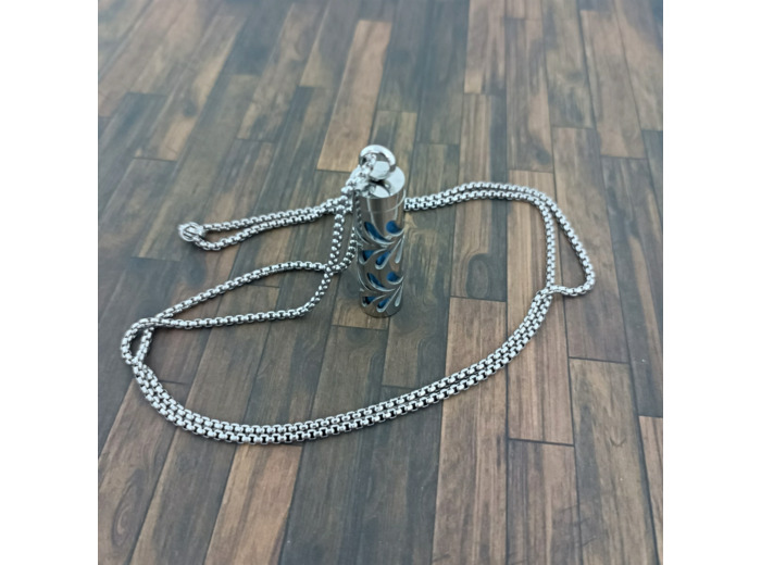 Collier aromathérapie avec pendentif diffuseur pétales