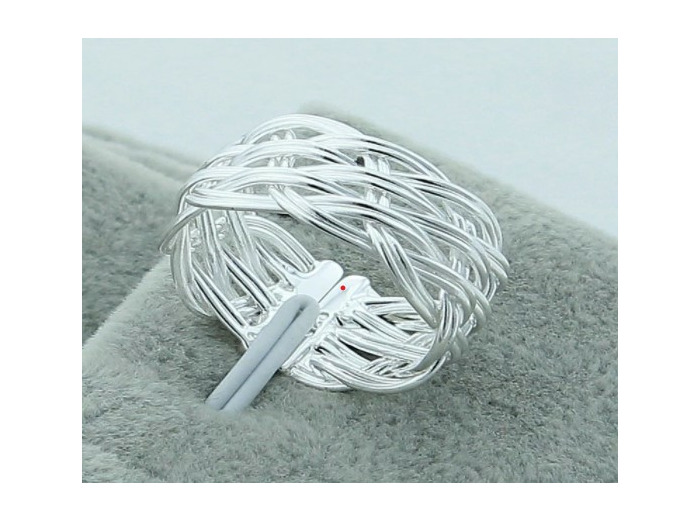 Bague en argent entrelacés