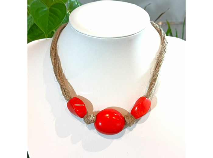 Collier Kuri orange en ivoire végétal