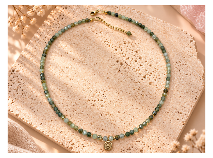 COLLIER GRENAT VERT