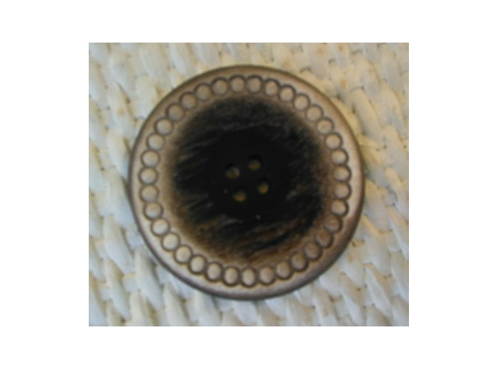 Bouton marron tour beige