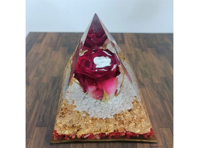 Pyramide orgonite n°26    11 x 11
