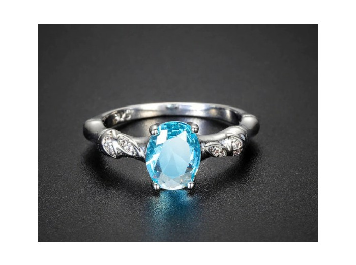 bague en argent topaz bleu ciel