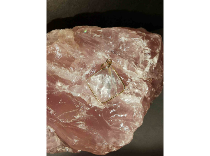 Pendentif pyramide Cristal de roche