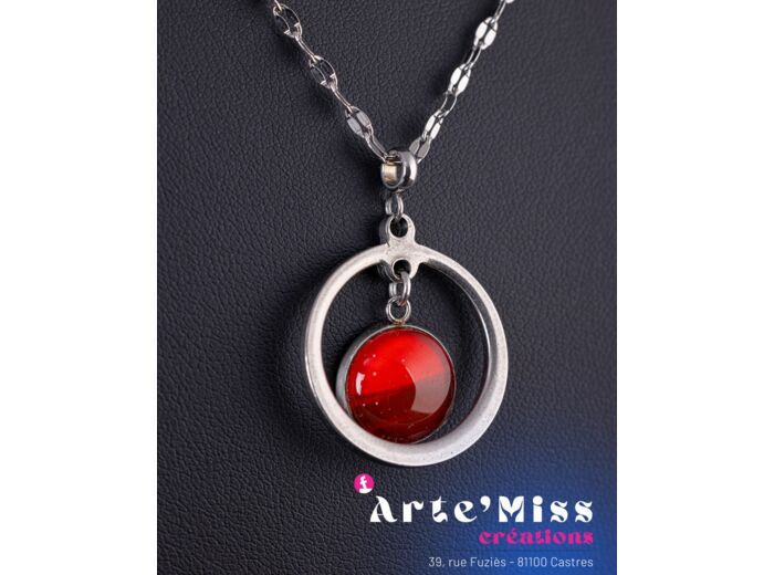 collier pendentif rond et cabochon pampille