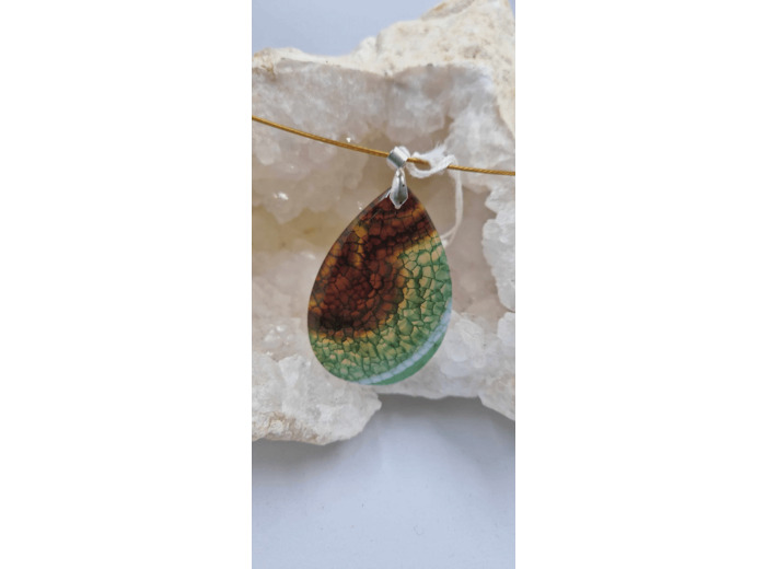 Pendentif agate bicolore veine de dragon olpa486