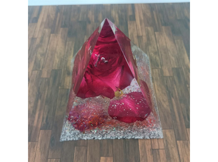 Pyramide orgonite n°27     11 x 11