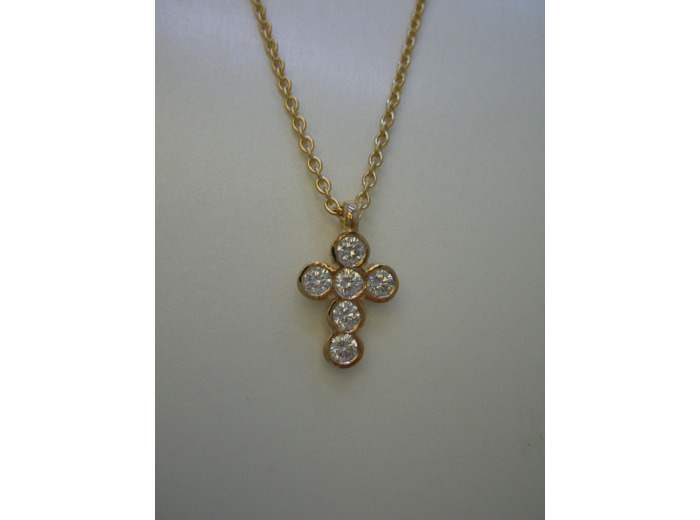 Collier croix diamants