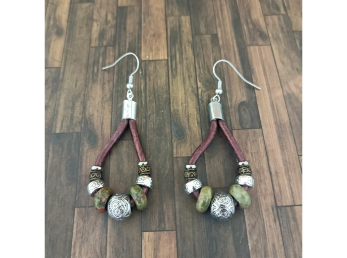 Boucles d'oreilles cuir et pierres naturelles 2