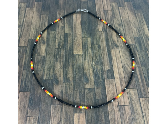 Tour de cou en perles de rocaille noir et couleurs