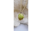 Pendentif opale kiwi cordon en cuir olpa1837