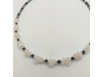 Tour de cou en pierres naturelles quartz rose chips